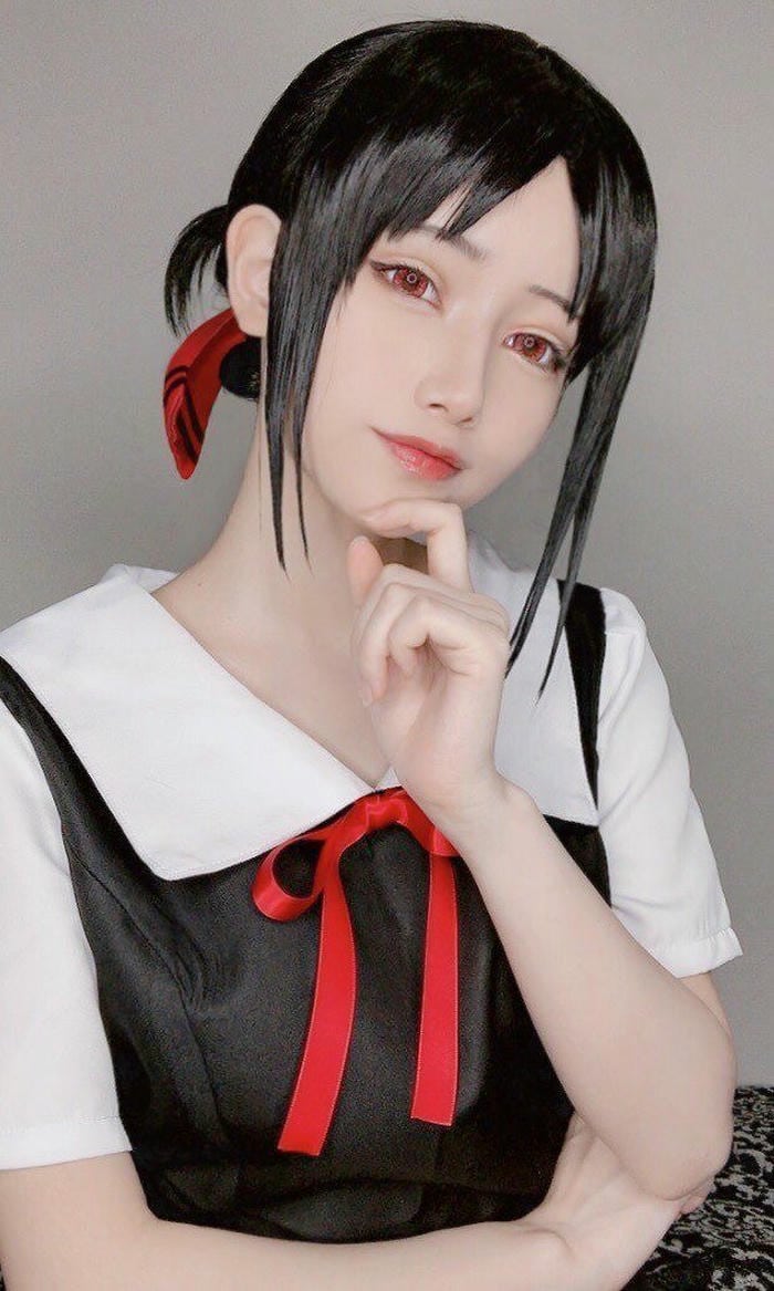 hình cosplay Kaguya ánh mắt nghiêm nghị