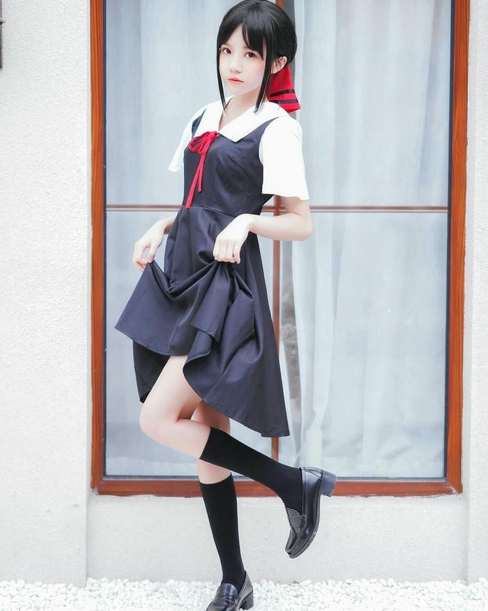 hình cosplay Kaguya dáng đứng thẳng