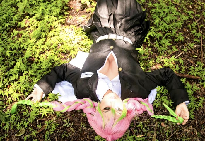 hình cosplay Mitsuri ánh mắt long lanh