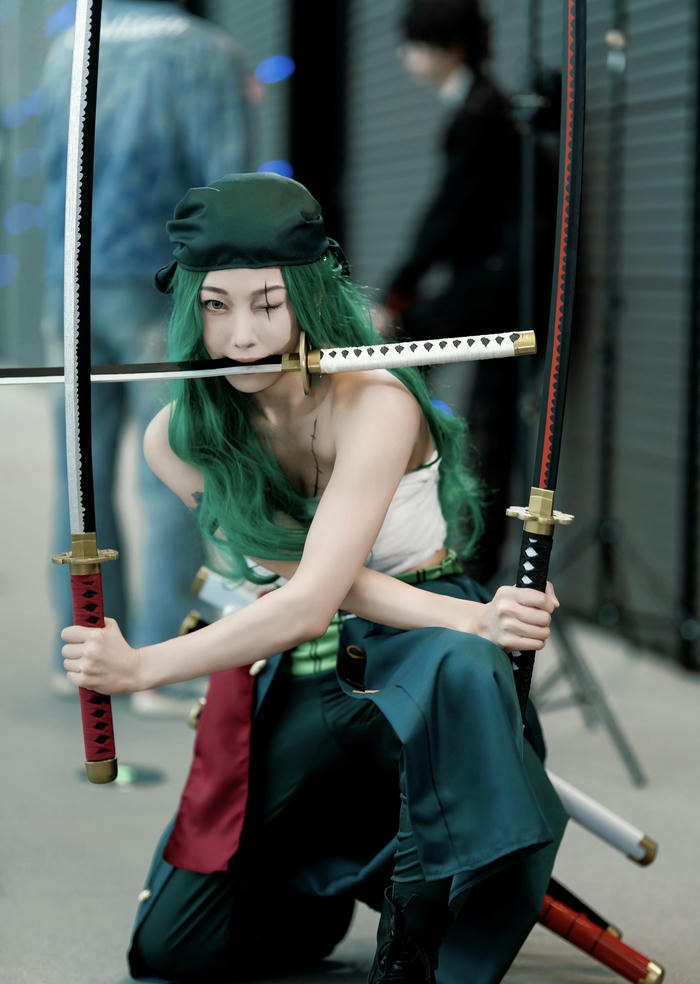 hình cosplay One Piece đạo cụ vũ khí