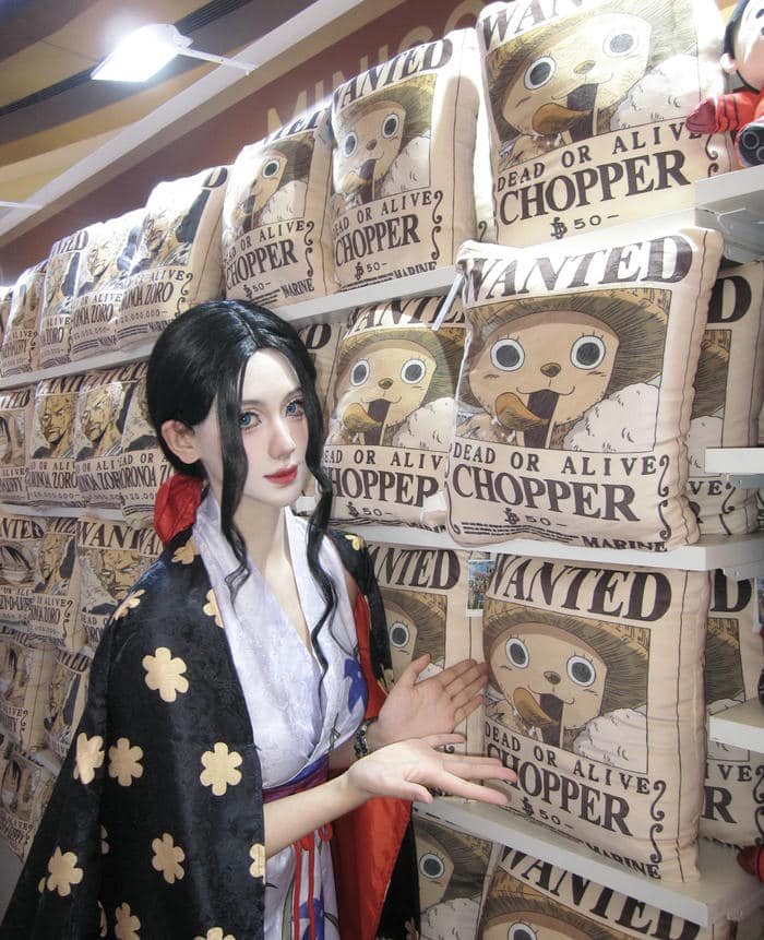 hình cosplay One Piece trang phục hải trình