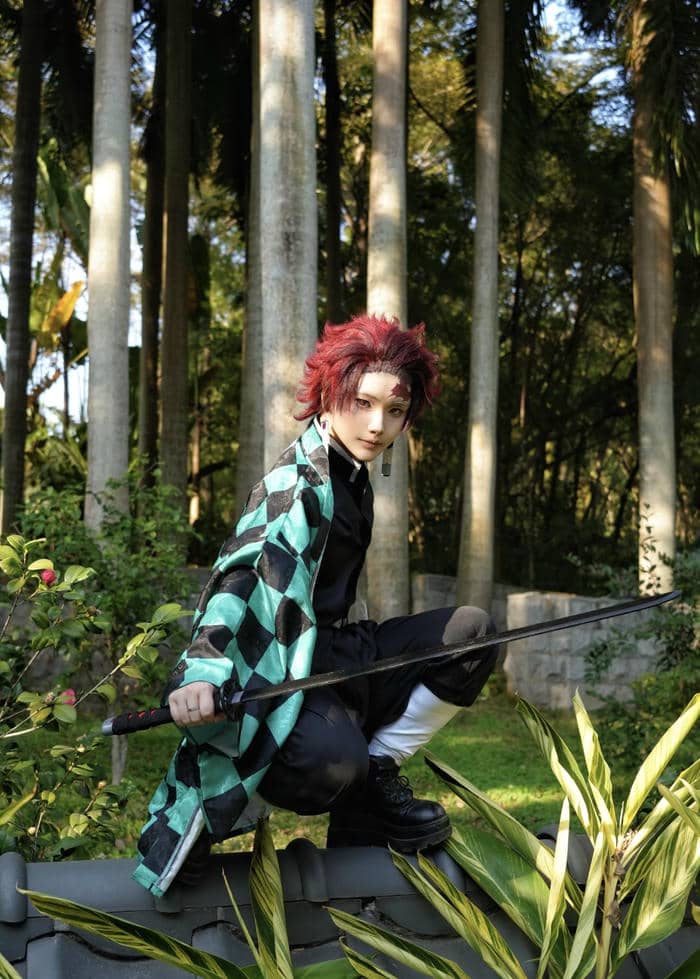 Ảnh Tanjiro cosplay ánh nhìn kiên cường đầy nghị lực