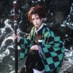 Ảnh Tanjiro cosplay phong cách chiến binh thiếu niên