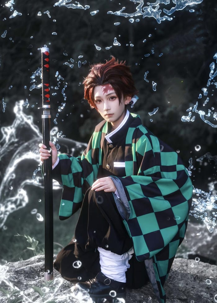 Ảnh Tanjiro cosplay phong cách chiến binh thiếu niên