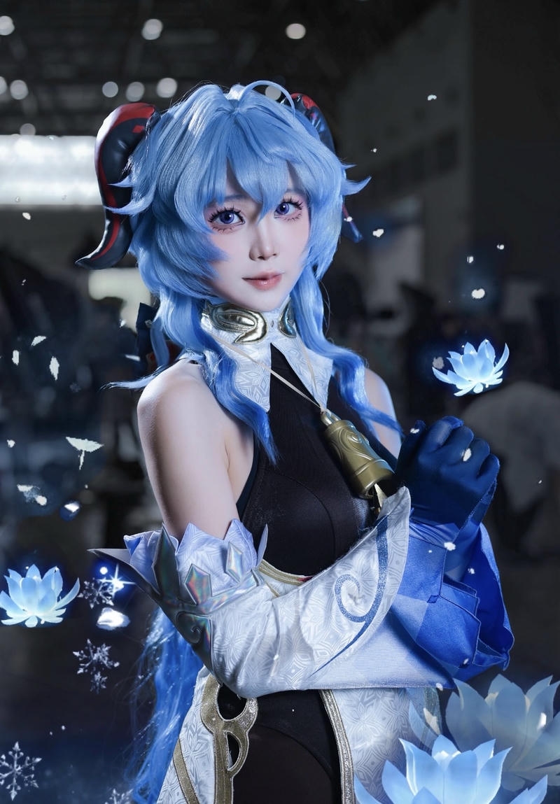 Ảnh cosplay Ganyu tạo hình nhẹ như gió lạnh