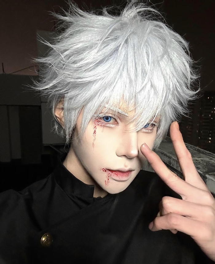 Ảnh cosplay Gojo phong cách mạnh mẽ phóng khoáng