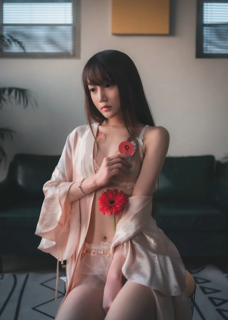 Ảnh gái cosplay thủ dâm gợi cảm nóng bỏng