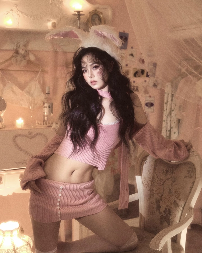 Cô gái xinh đẹp phong cách mlem gợi cảm hiện đại