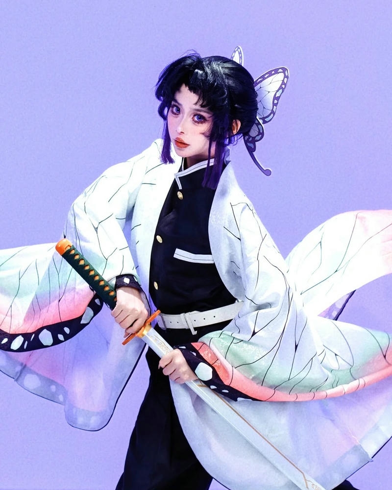 Coser khắc họa Shinobu với nét biểu cảm nhẹ nhàng