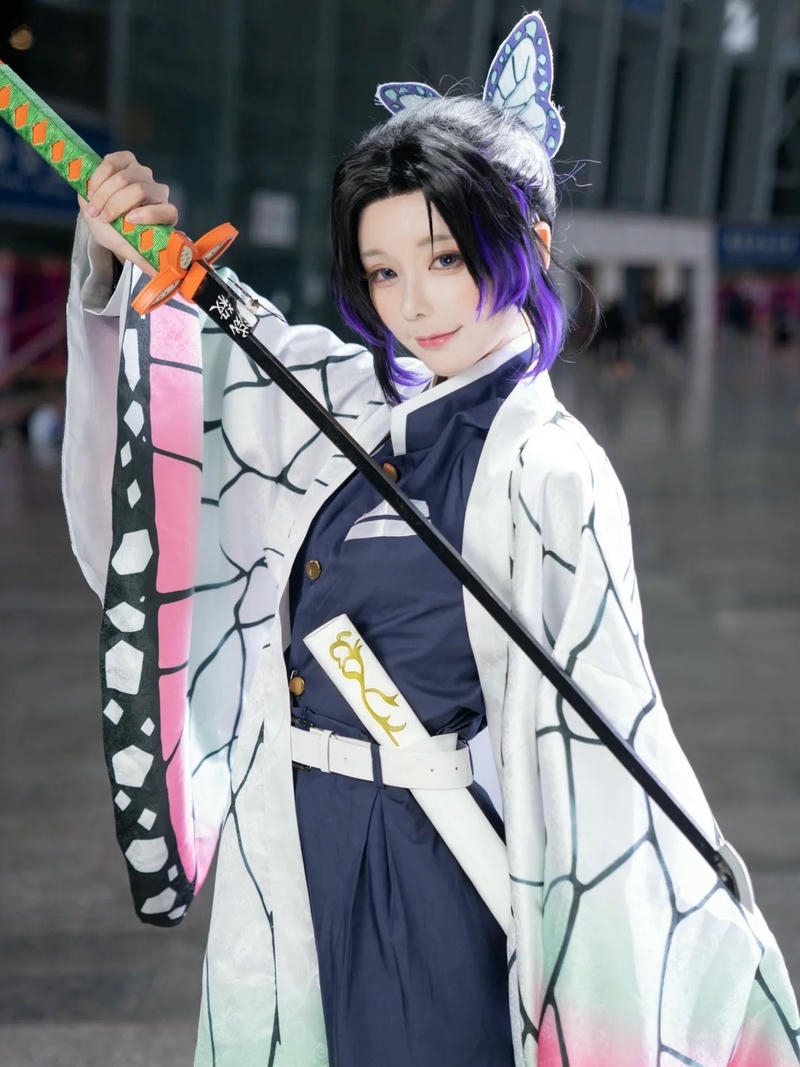 Cosplay Shinobu diện trang phục hài hòa bắt mắt