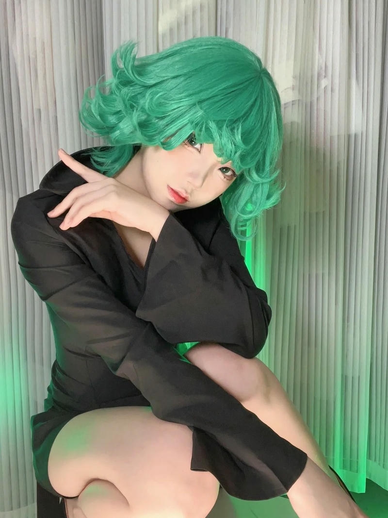 Cosplay Tatsumaki nụ cười nhẹ nhưng đầy bí ẩn