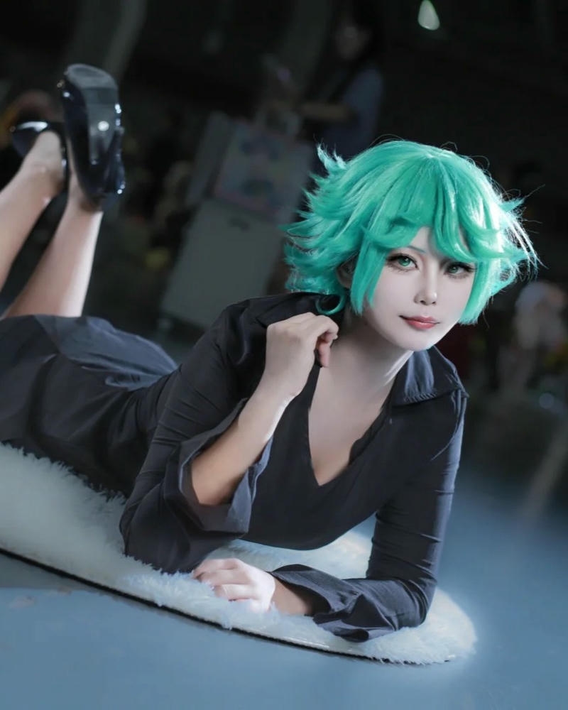 Gái xinh nhập vai Tatsumaki phong thái tự tin