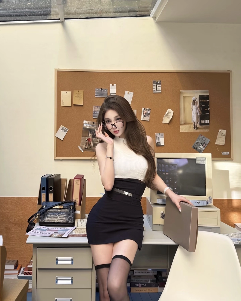 Gái xinh tạo dáng tự nhiên thích hợp ảnh đại diện