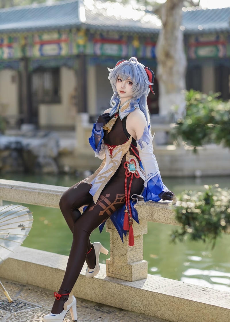 Ganyu cosplay biểu hiện nhẹ như sương sớm