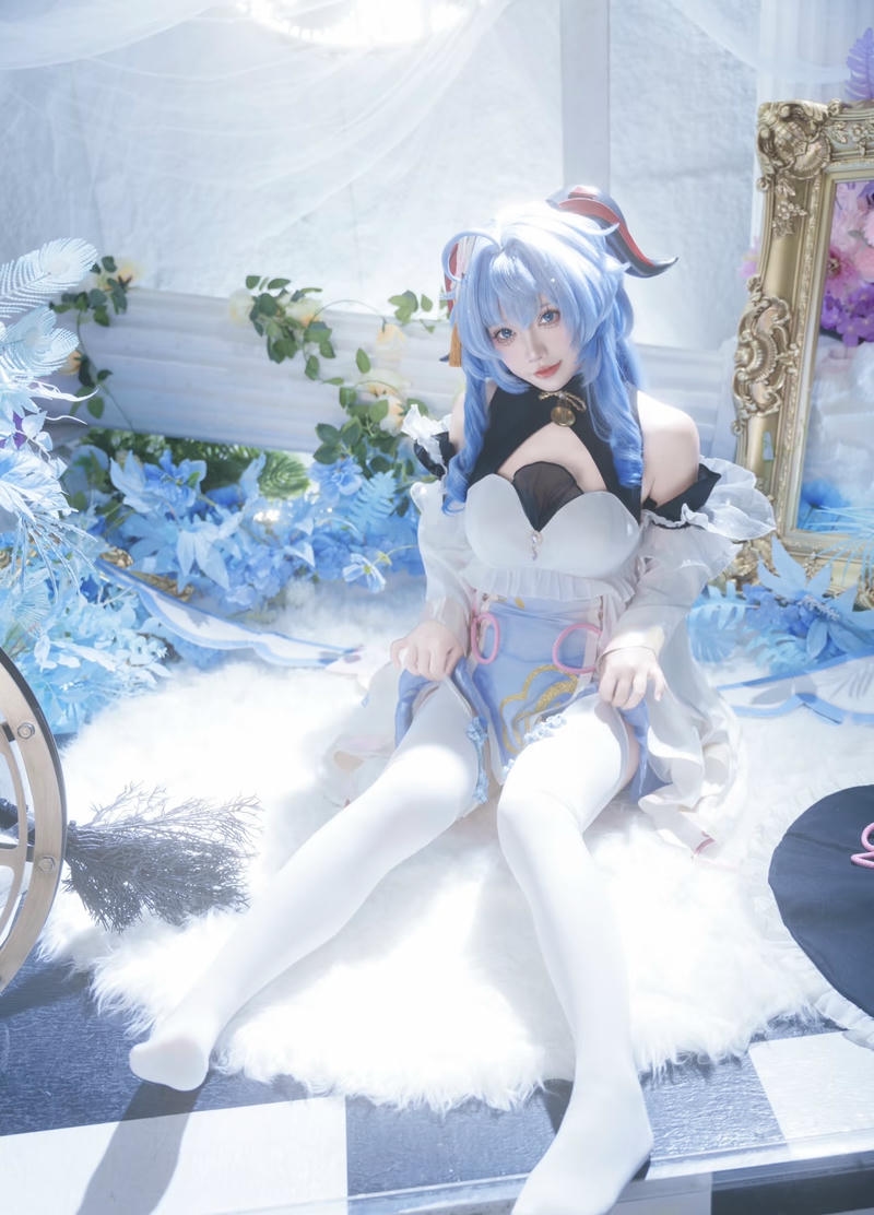 Ganyu cosplay cảm xúc dịu êm khó nắm bắt
