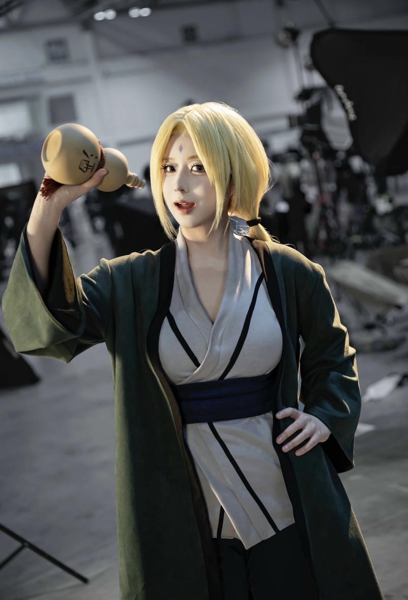 Gương mặt trưởng thành gợi hình tượng Tsunade