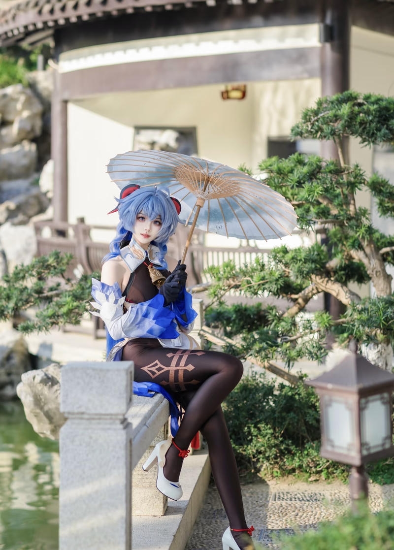 Hình cosplay Ganyu mang nét nửa tiên nửa người độc đáo