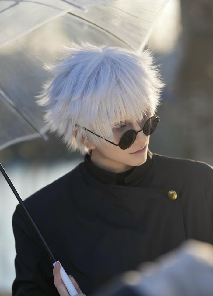 Hình cosplay Gojo biểu cảm tinh nghịch khó đoán