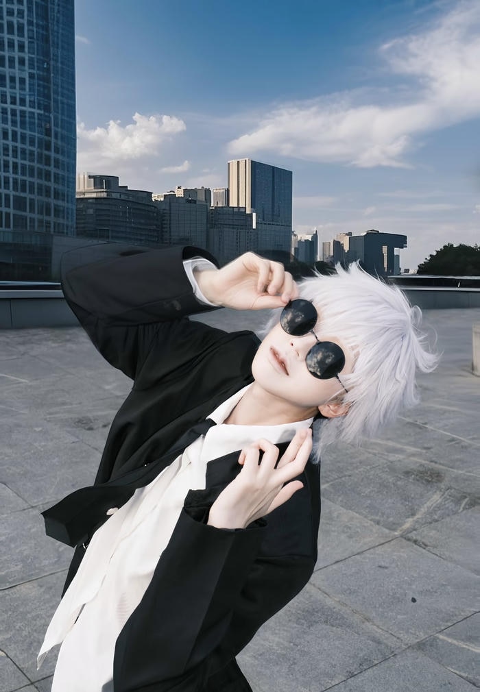 Hình cosplay Gojo mái tóc bồng nhẹ tự nhiên