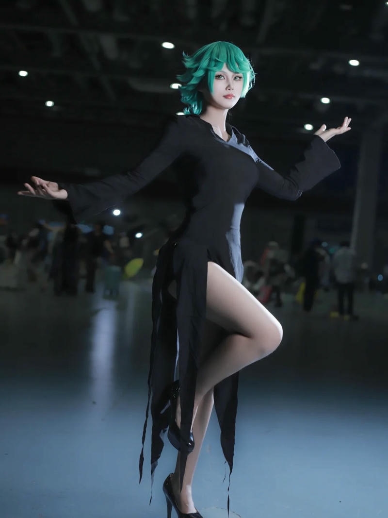 Người đẹp tái hiện Tatsumaki phong cách cuốn hút