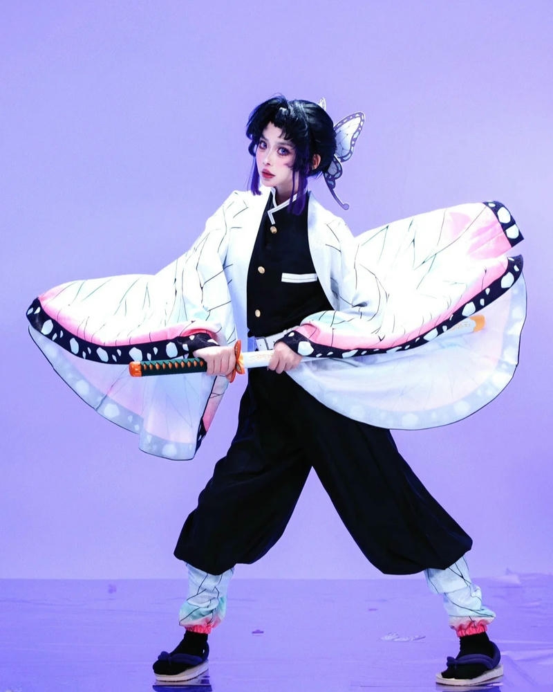 Người mẫu hóa thân Shinobu thần thái nổi bật