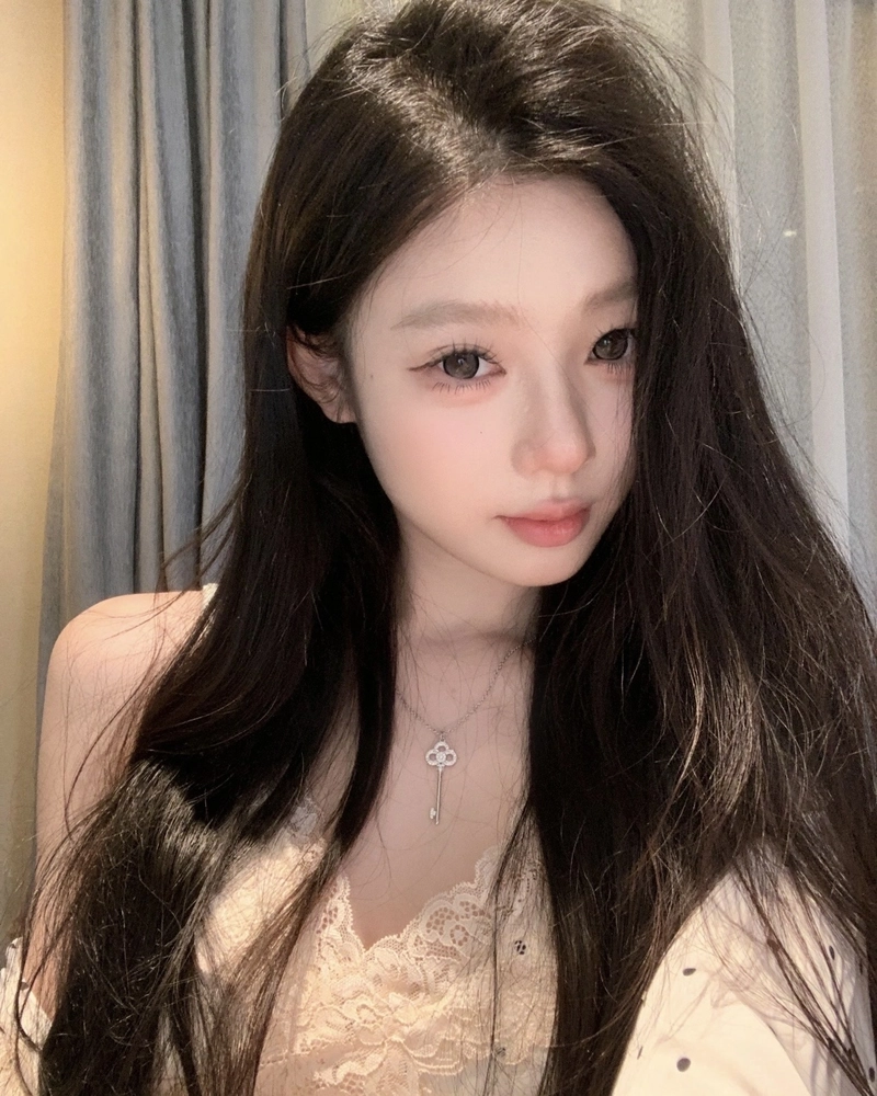 Nụ cười duyên dáng ảnh gái xinh tự sướng nổi bật