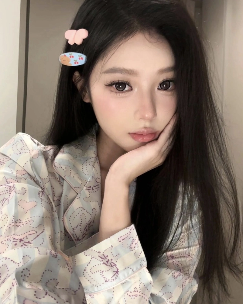 Nụ cười ngọt ngào của cô gái khiến người ấn tượng