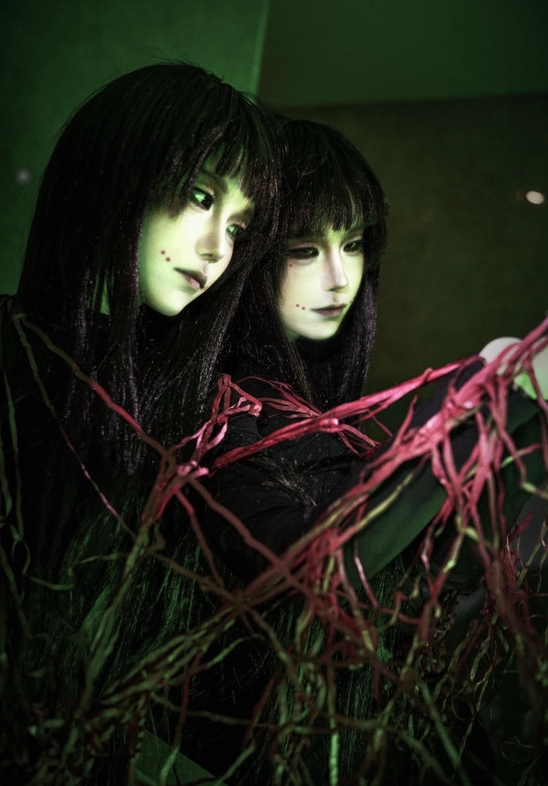 Trang điểm nhợt nhạt mang cảm giác ma nữ rùng rợn