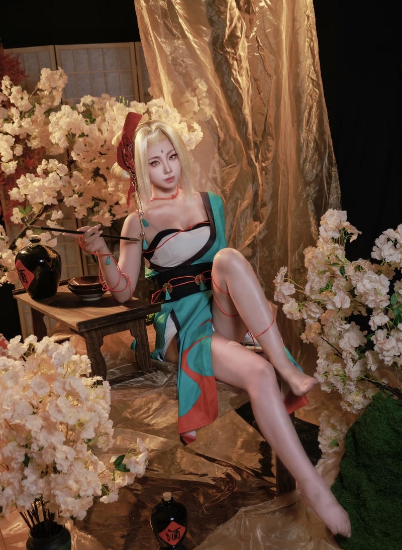 Trang phục ninja nổi bật mang hình tượng Tsunade