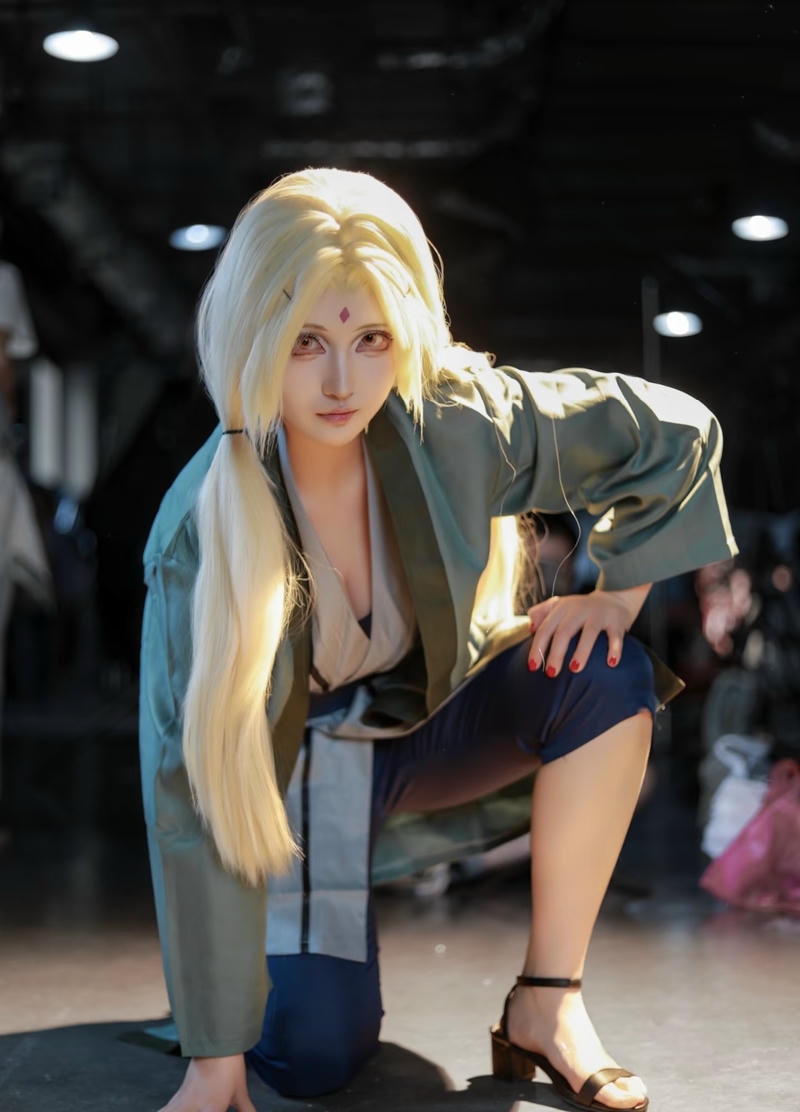 Trang phục ninja tái hiện Tsunade ngoài đời