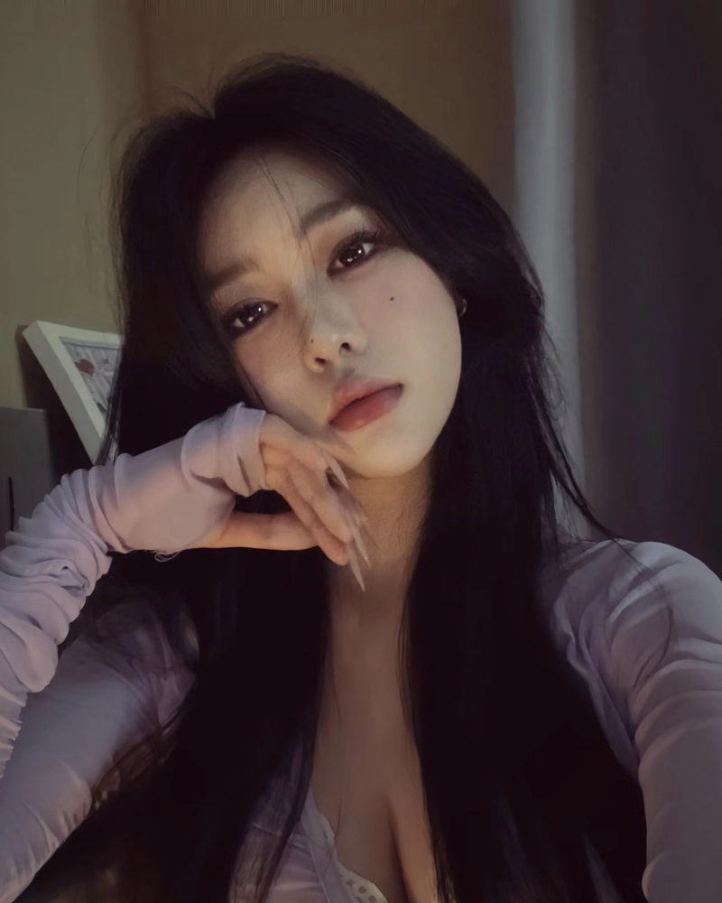 Vẻ đẹp dịu dàng ảnh gái xinh tự sướng tự nhiên