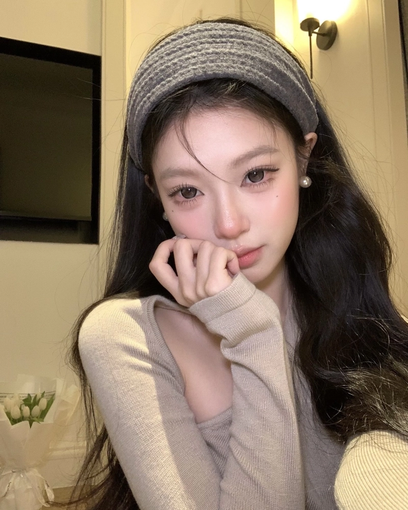 Vẻ đẹp trong trẻo của nữ sinh selfie rất cuốn hút