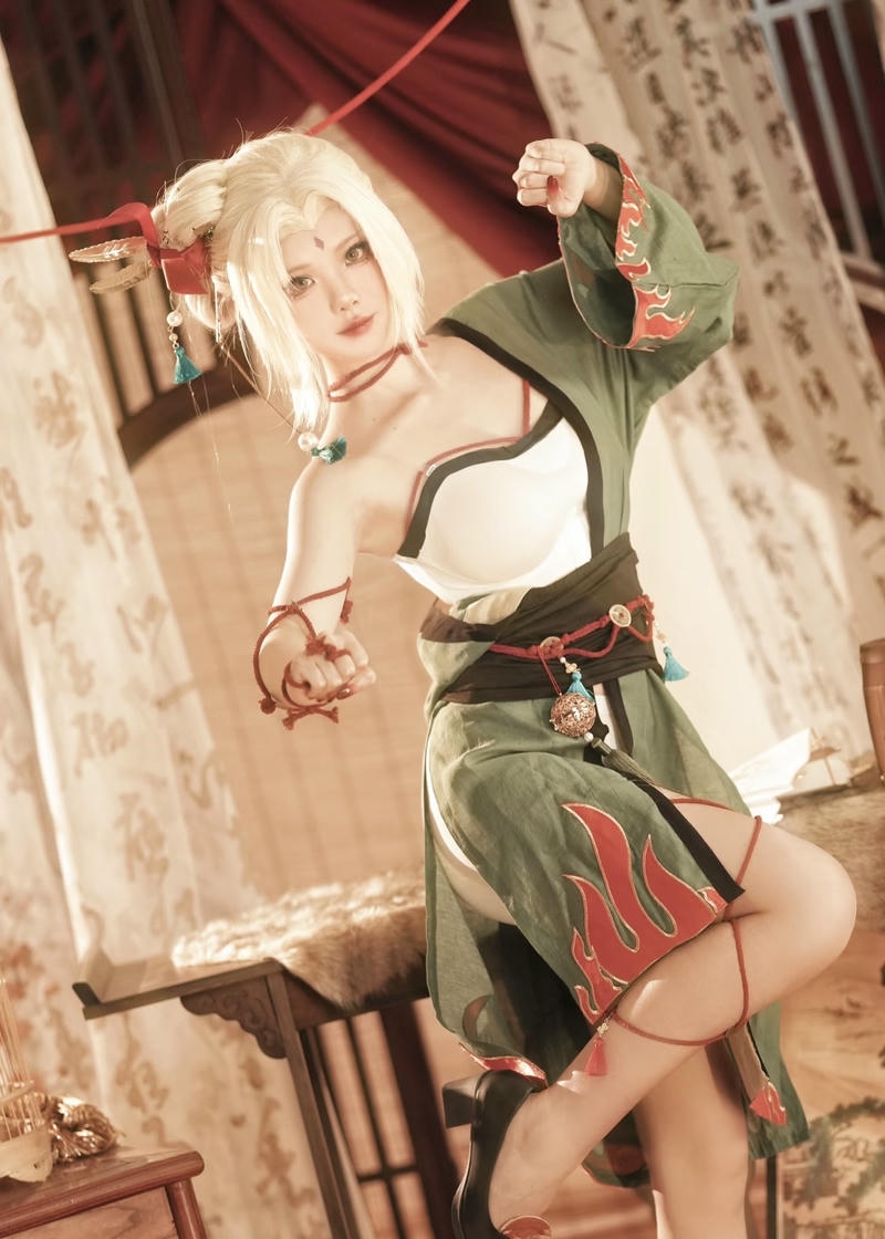 Vẻ ngoài mạnh mẽ gợi nhớ nữ ninja Tsunade nổi tiếng