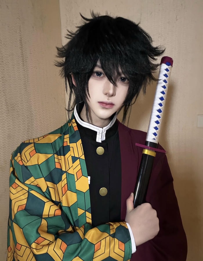 Ảnh cosplay Demon Slayer chiến binh hệ lửa rực cháy