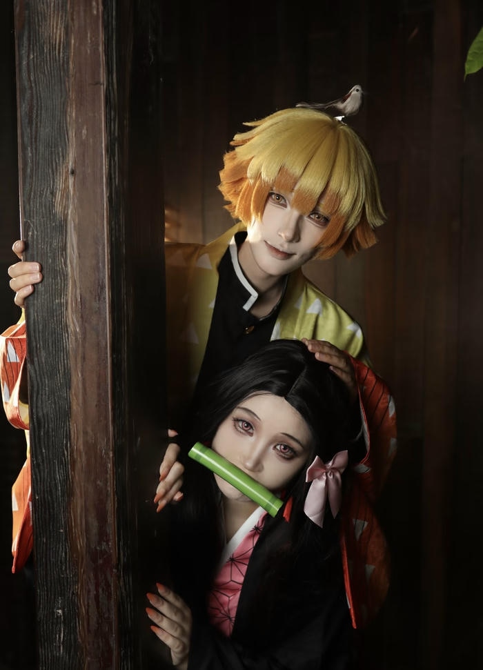 Bức ảnh cosplay Demon Slayer nữ nhân vật tóc đen suôn dài