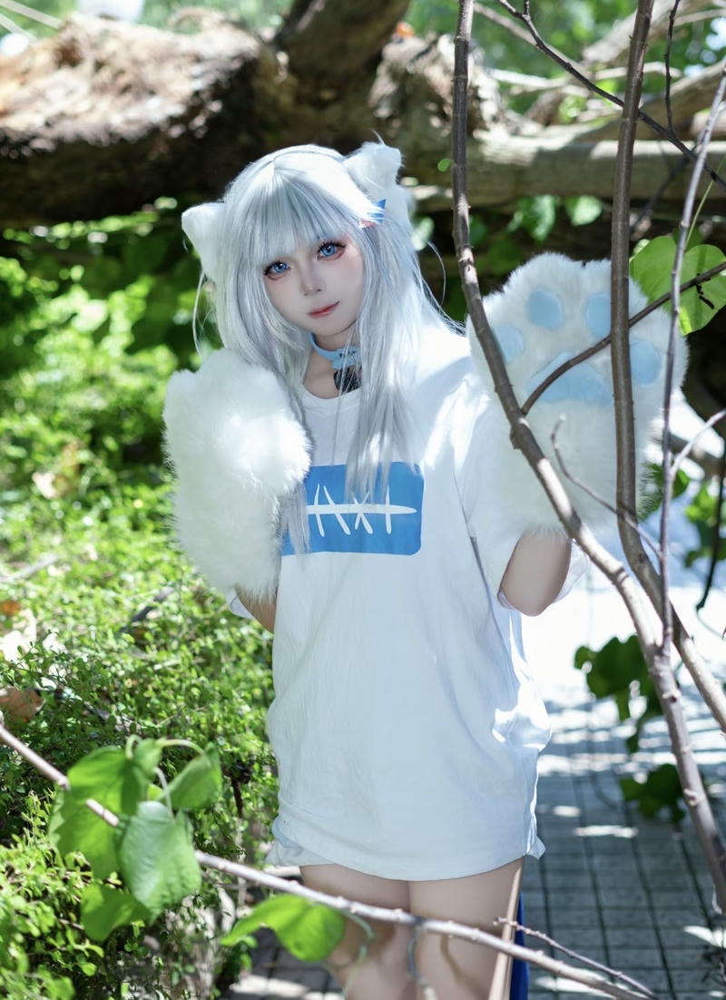 Cosplayer nữ phong cách anime cá mập đáng yêu nổi bật