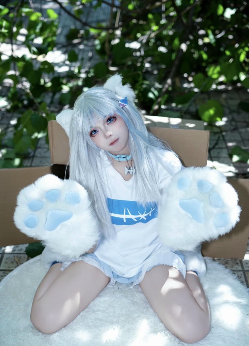 Gương mặt xinh đẹp trong ảnh Yaoyaoqwq Gawr Gura cosplay