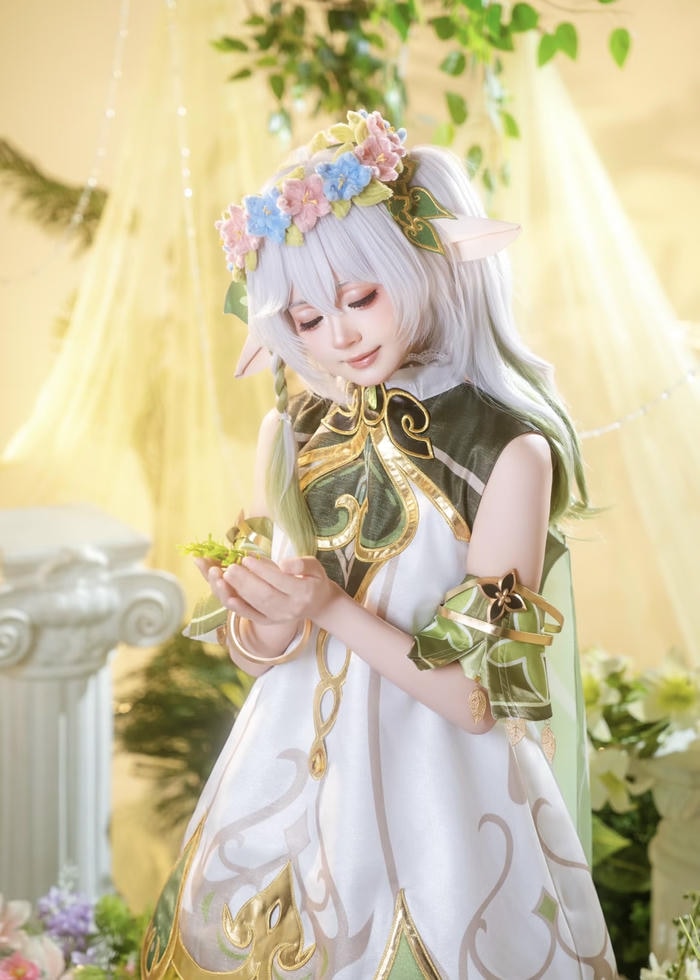 Hình Nahida cosplay tạo hình chuẩn phong cách game