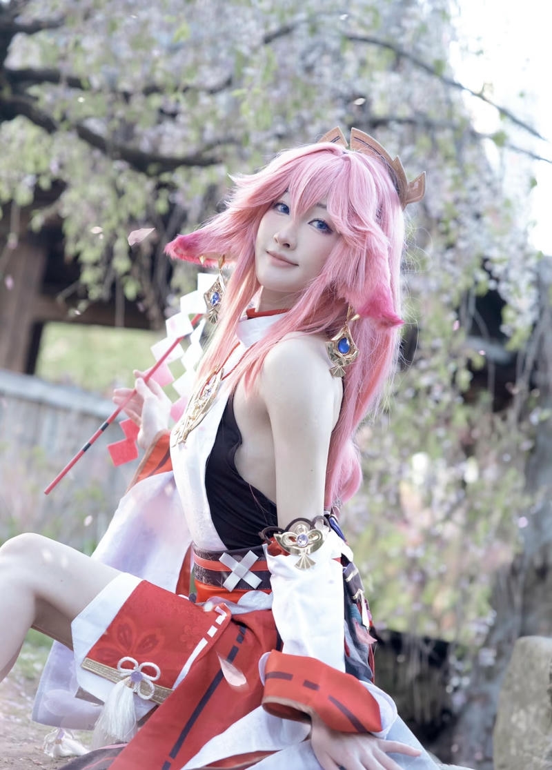 Hình Yae Miko cosplay phù hợp ảnh đại diện phong cách anime