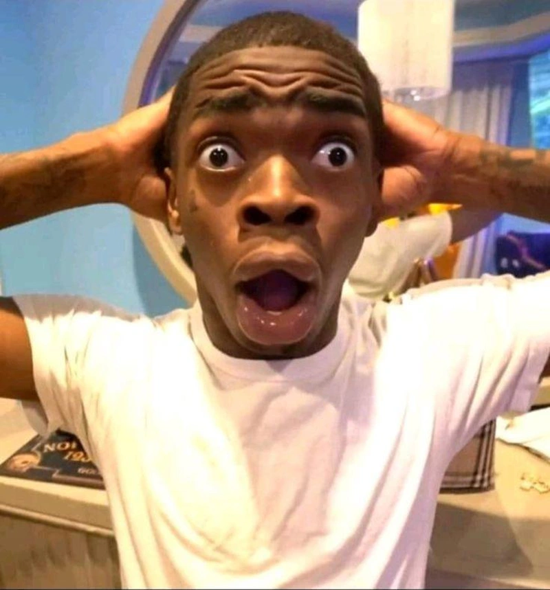 Một cú twist bất ngờ thường kéo theo meme hốt hoảng