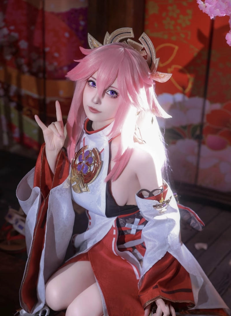 Tạo hình Yae Miko cosplay phù hợp làm avatar cá nhân ấn tượng