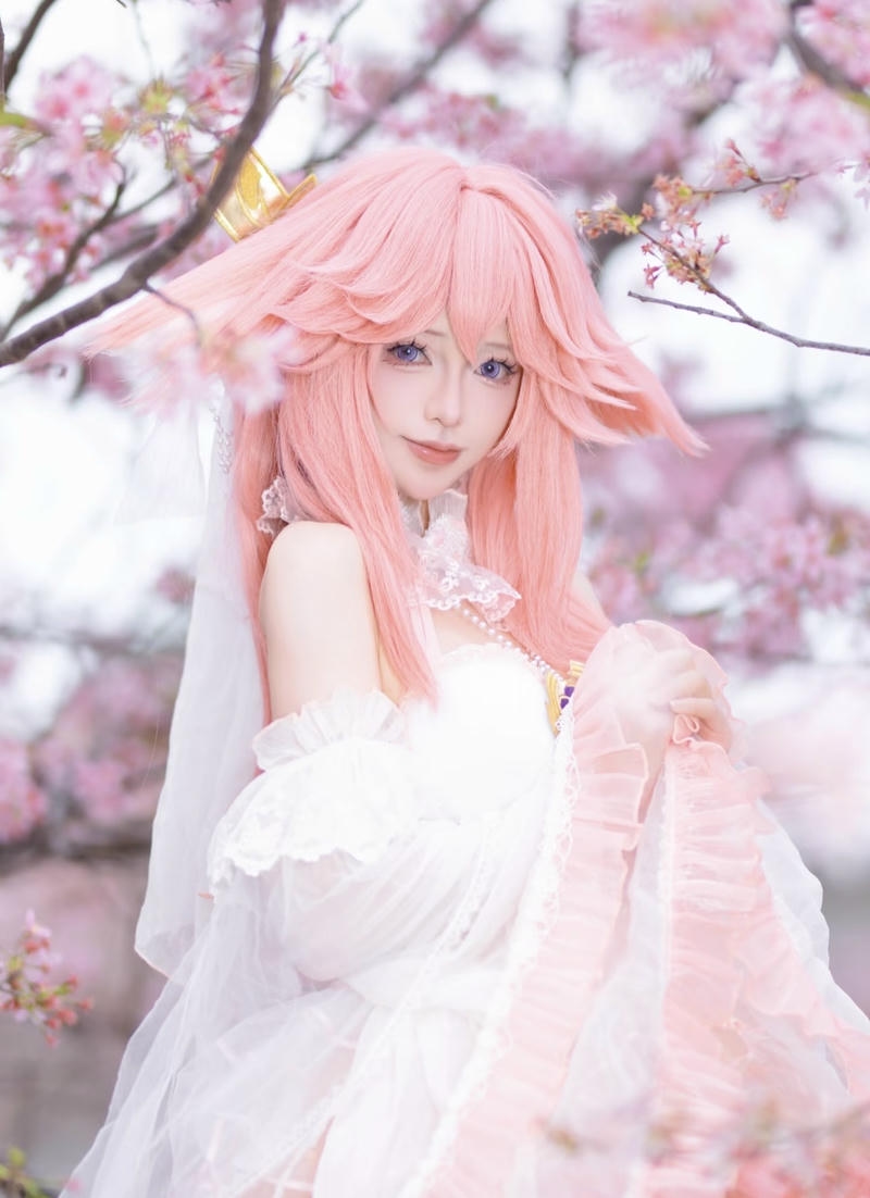 Yae Miko cosplay thần sắc cuốn hút mạnh