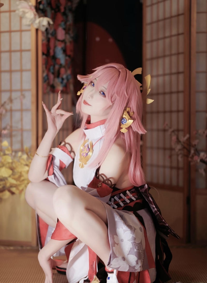 cosplay Yae Miko mang cảm giác bí ẩn và cuốn hút