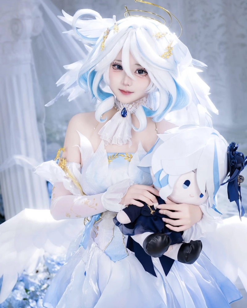 Bức ảnh Furina cosplay với nhan sắc ngọt ngào nổi bật