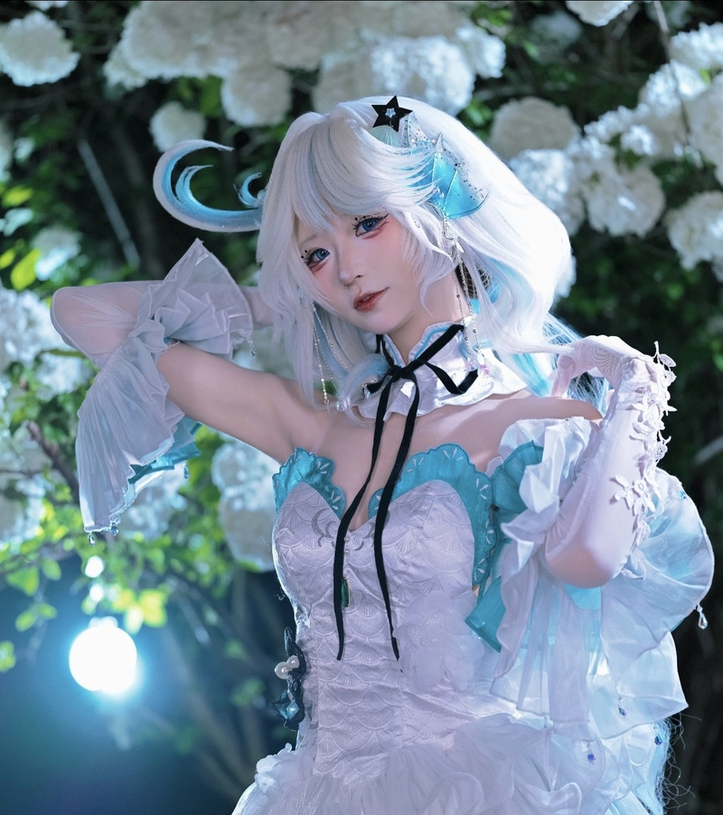 Bức hình Furina cosplay mang nét đẹp quyến rũ tự nhiên