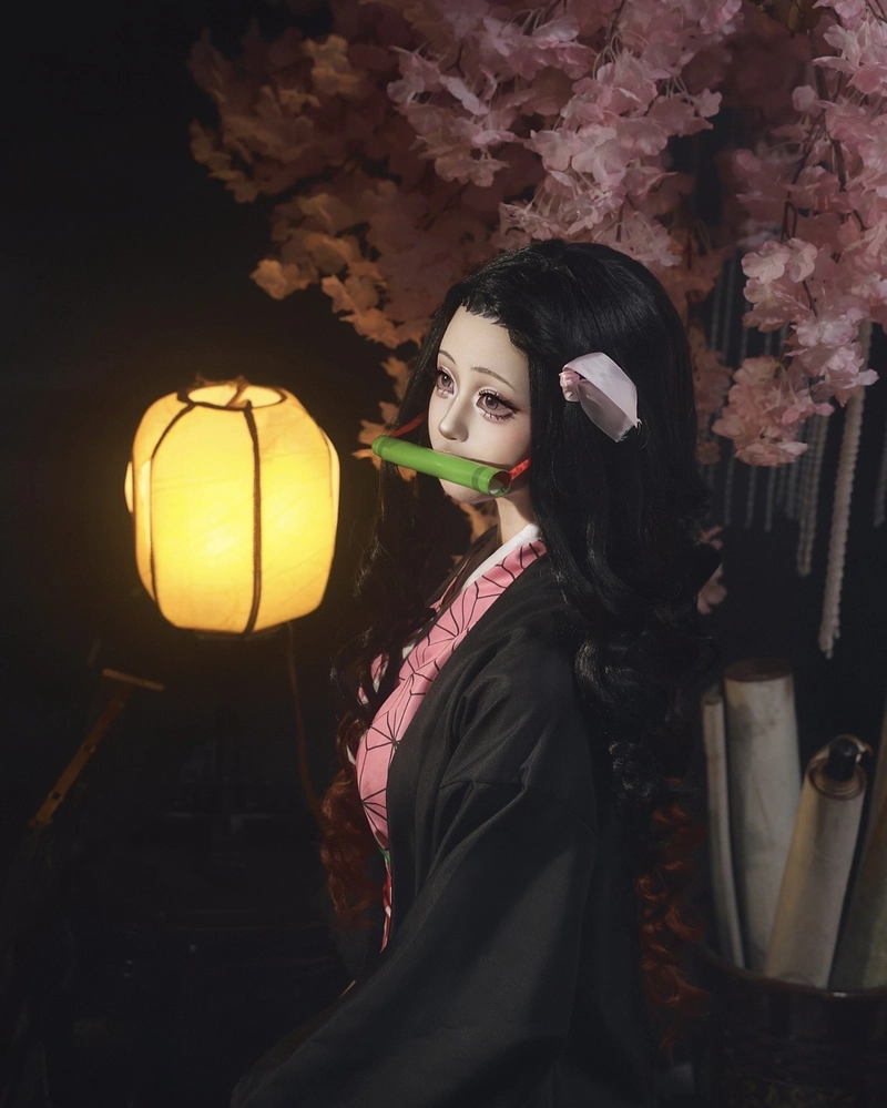 Bức hình cosplay Nezuko cùng mái tóc chuyển màu nhẹ nhàng