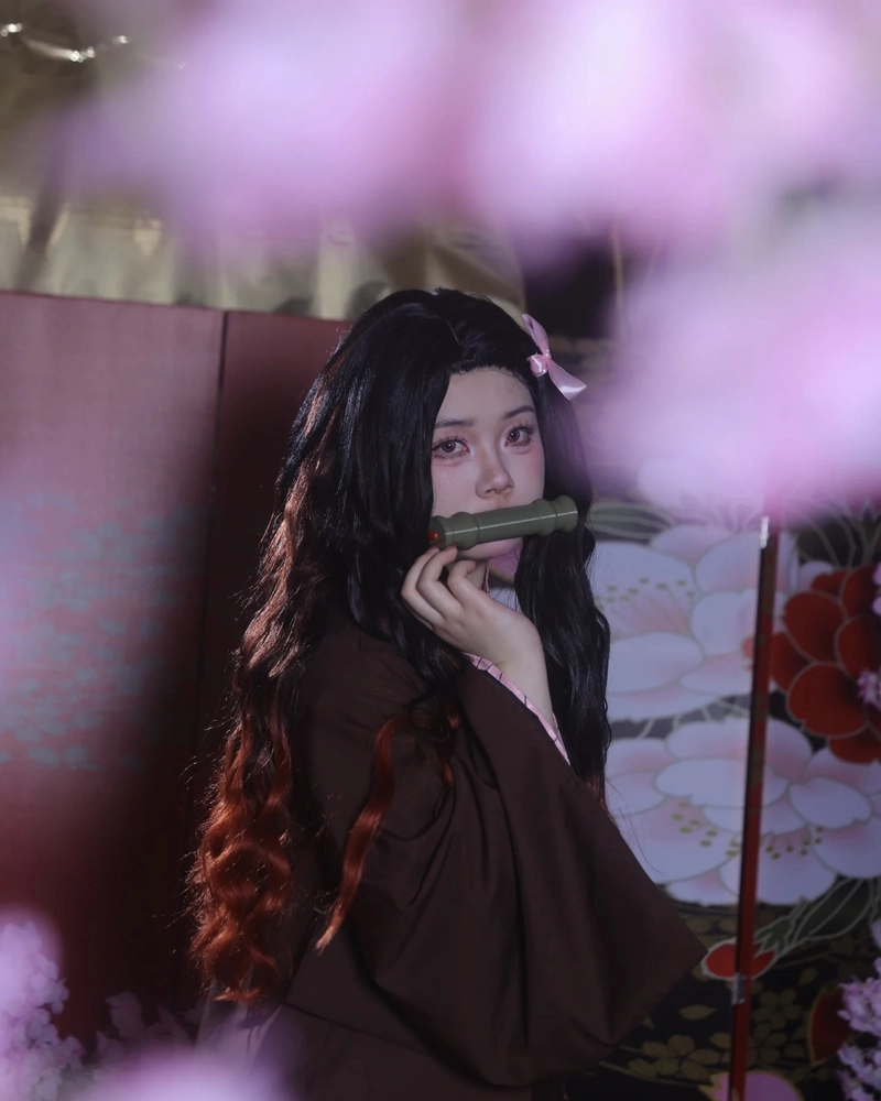 Bức hình cosplay Nezuko với ánh nhìn trong trẻo đáng yêu