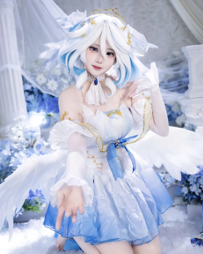 Hình Furina cosplay mang nét đẹp thanh tao quyến rũ