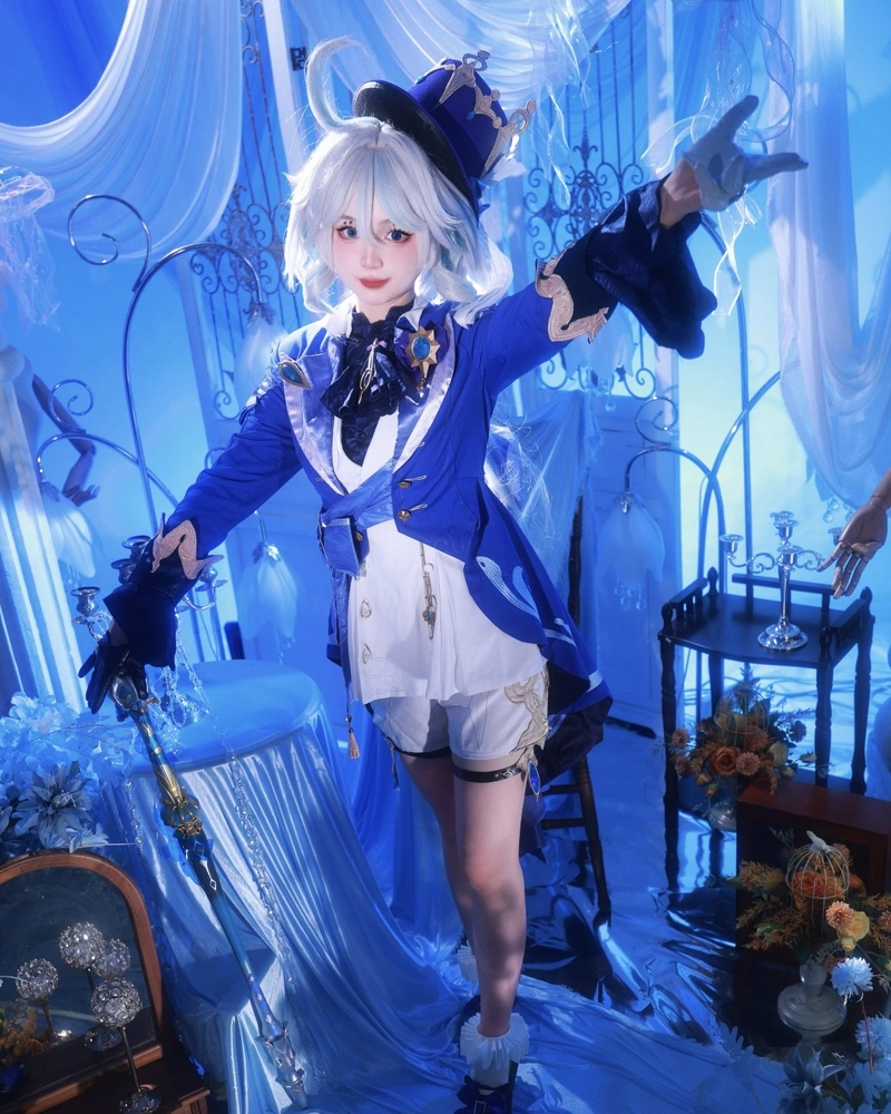 Hình Furina cosplay mang vẻ đẹp mềm mại thanh tao