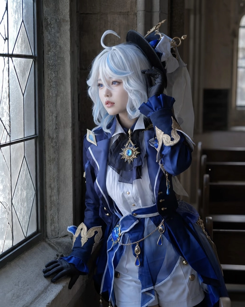 Hình Furina cosplay mang vẻ đẹp trong trẻo nhẹ nhàng